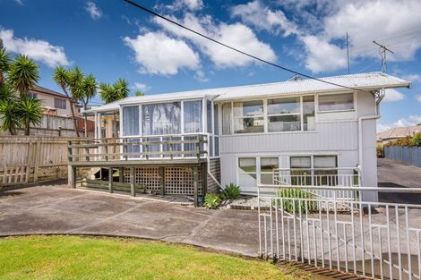 Photo of property in 20 Bay Street, Red Beach, 0932
