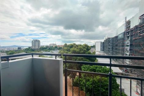 Photo of property in 2m/160 Symonds Street, Eden Terrace, Auckland, 1010