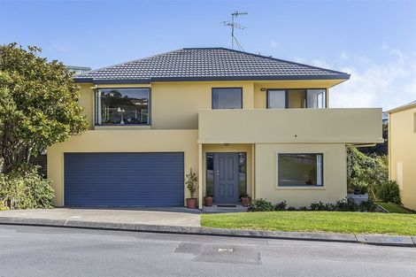 Photo of property in 2 Whitianga View, Paremata, Porirua, 5024