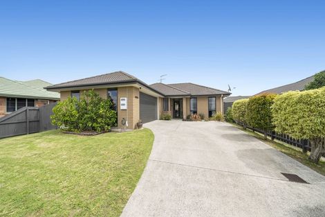 Photo of property in 16 Breaker Grove, Waiuku, 2123