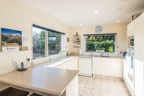 Photo of property in 19 Beach Haven Place, Paraparaumu Beach, Paraparaumu, 5032