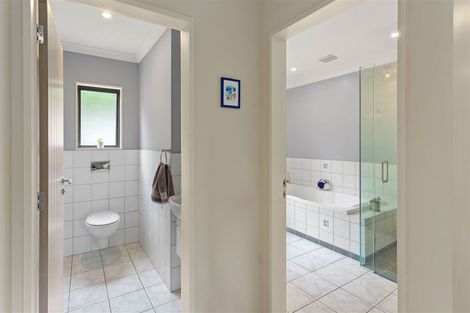 Photo of property in 37 Huia Street, Waikanae, 5036