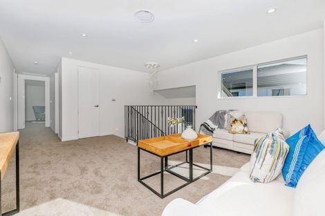 Photo of property in 6 Rauaruhe Road, Karaka, Papakura, 2113