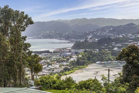 Photo of property in 58a Kahu Road, Paremata, Porirua, 5024