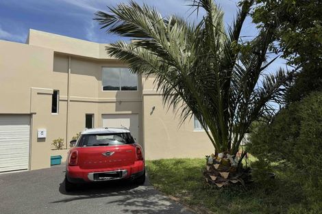 Photo of property in 14 Forbes Lane, Newlands, Wellington, 6037