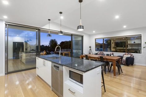 Photo of property in 7/1a Montrose Place, Highlands Park, New Plymouth, 4312