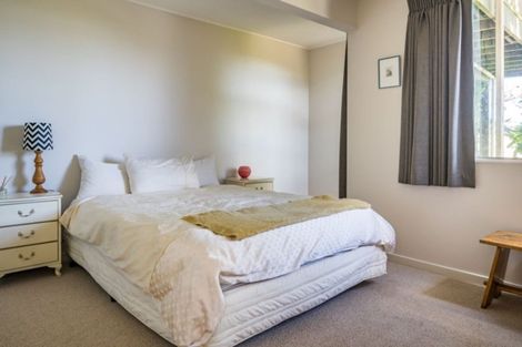 Photo of property in 10 Latham Road, York Bay, Lower Hutt, 5013