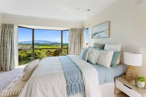Photo of property in 7 Matata Place, Waikanae, 5036
