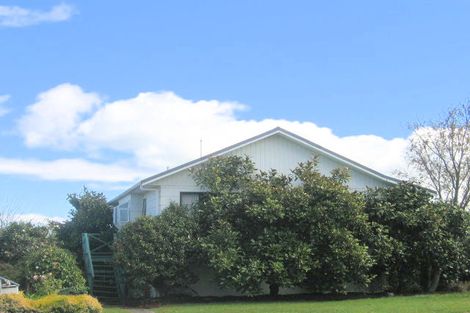 Photo of property in 16 Regents Grove, Richmond Heights, Taupo, 3330