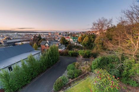 Photo of property in 4 Heriot Row, Dunedin Central, Dunedin, 9016