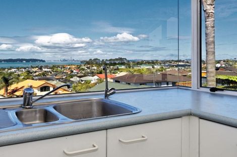Photo of property in 26 Tornado Place, West Harbour, Auckland, 0618