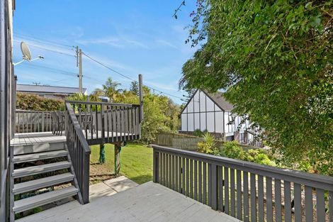 Photo of property in 2/105 Carlisle Road, Torbay, Auckland, 0632