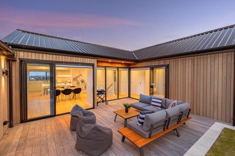 Photo of property in 60 Major Hornbrook Road, Mount Pleasant, Christchurch, 8081