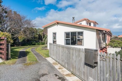 Photo of property in 30 Mahana Road, Paraparaumu Beach, Paraparaumu, 5032
