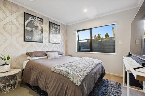 Photo of property in 21b Heta Road, Highlands Park, New Plymouth, 4312