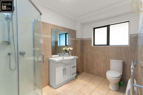 Photo of property in 125 Keri Vista Rise, Papakura, 2110