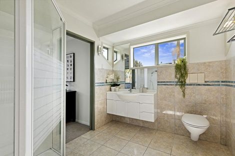 Photo of property in 26 Merewhira Road, Paremoremo, Albany, 0793