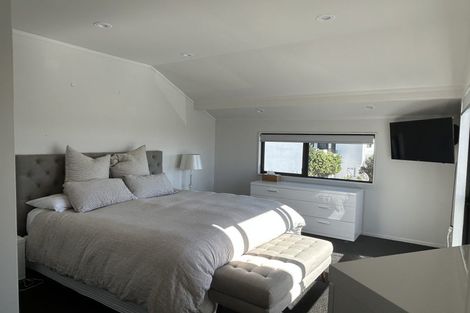 Photo of property in 8 Countess Close, Maupuia, Wellington, 6022