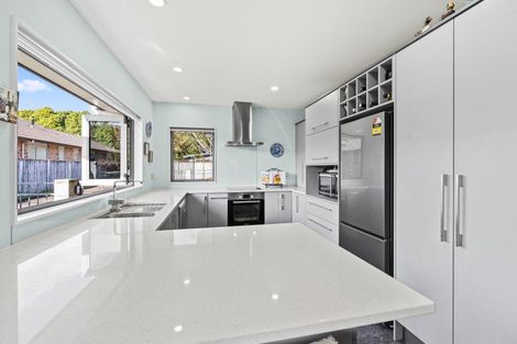 Photo of property in 19 Edgewater Street, Waikanae, 5036