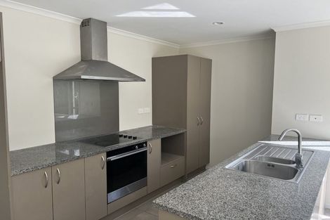 Photo of property in 19 Akeake Lane, Manurewa, Auckland, 2102