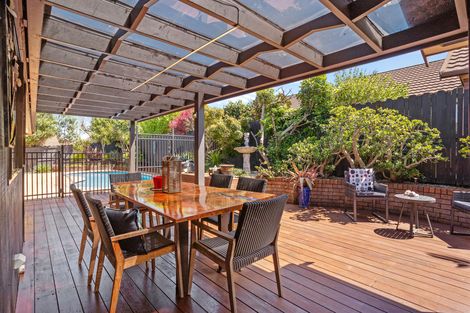 Photo of property in 10 St Simon Place, Botany Downs, Auckland, 2010