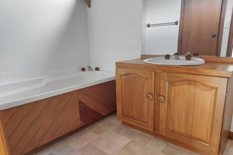 Photo of property in 7 Sunrise Lane, Te Atatu South, Auckland, 0610