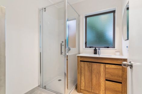 Photo of property in 710a Pakuranga Road, Howick, Auckland, 2010