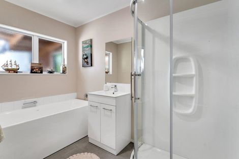 Photo of property in 55 Charles Street, Carterton, 5713