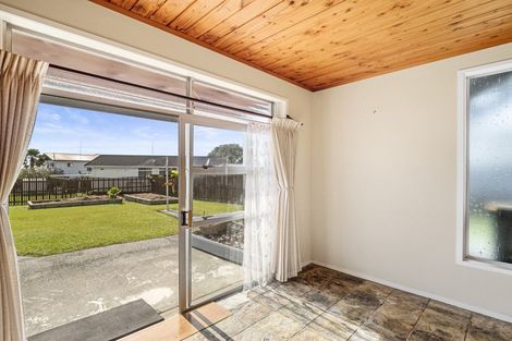 Photo of property in 4 Kawau View Road, Snells Beach, 0920