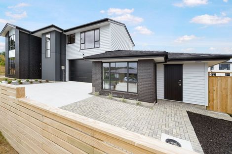 Photo of property in 19 Paihere Street, Huapai, Kumeu, 0810