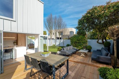 Photo of property in 92a Jeffreys Road, Fendalton, Christchurch, 8052