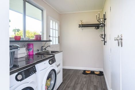 Photo of property in 17 Anaru Place, Awapuni, Palmerston North, 4412