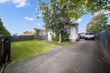 Photo of property in 424 Roscommon Road, Clendon Park, Auckland, 2103