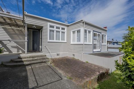 Photo of property in 629 Queen Street East, Levin, 5510