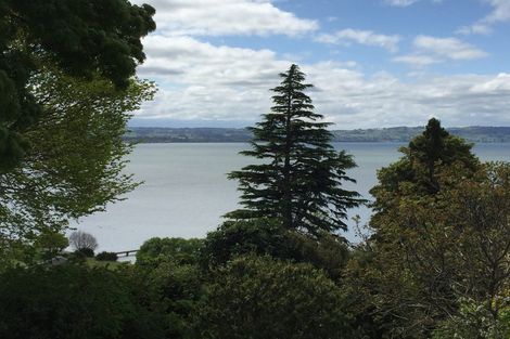 Photo of property in 5 Naera Place, Kawaha Point, Rotorua, 3010