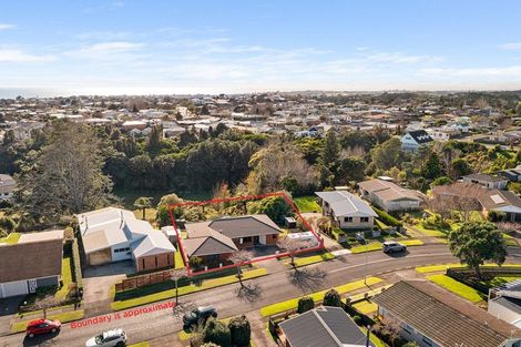 Photo of property in 22 Truby King Street, Merrilands, New Plymouth, 4312