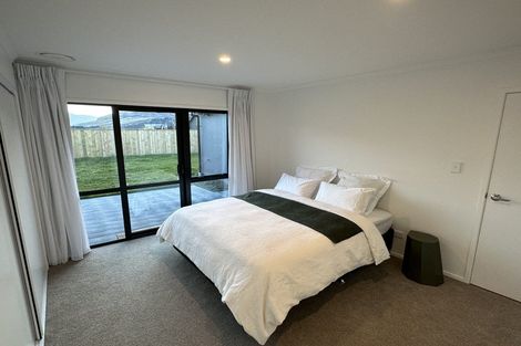 Photo of property in 8 Barn Road, Jacks Point, 9371