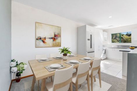 Photo of property in 14 Jean Place, Stanmore Bay, Whangaparaoa, 0932