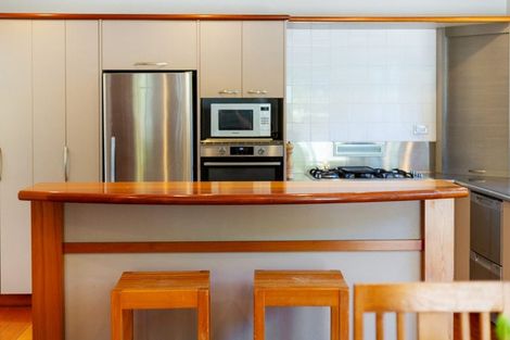 Photo of property in 22 Tio Tio Road, Miramar, Wellington, 6022