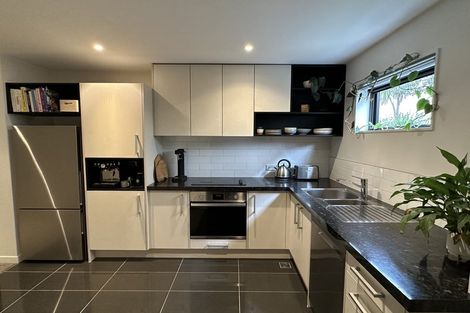 Photo of property in Nouvo Apartments, 9/21 Rugby Street, Mount Cook, Wellington, 6021