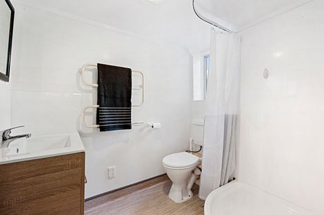 Photo of property in 88 Eskdale Road, Birkdale, Auckland, 0626