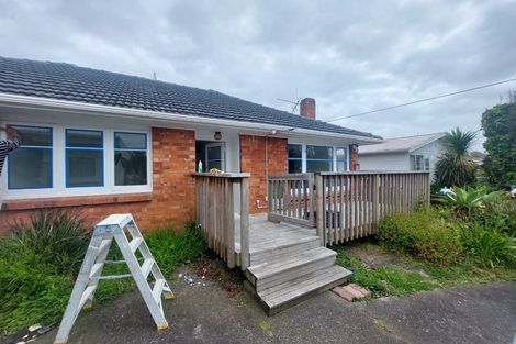 Photo of property in 1/9 Kirrie Avenue, Te Atatu South, Auckland, 0610