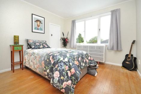 Photo of property in 86 Sylvan Crescent, Te Atatu South, Auckland, 0610