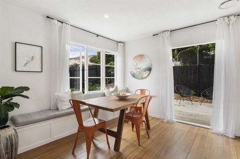 Photo of property in 52 Tiri Tiri Road, Birkdale, Auckland, 0626