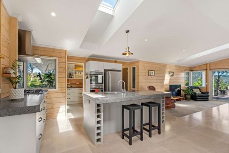 Photo of property in 80 Hodge Road, Coroglen, Whitianga, 3591