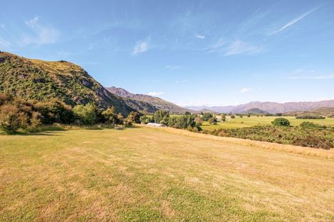 Photo of property in 16 Emerald Bluffs Lane, Glendhu Bay, Wanaka, 9382