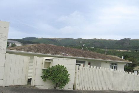 Photo of property in 2 Anthony Street, Tawa, Wellington, 5028