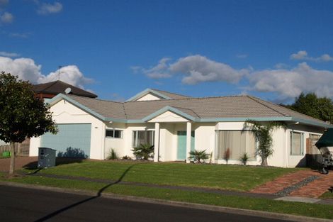 Photo of property in 22 Simon Owen Place, Golflands, Auckland, 2013