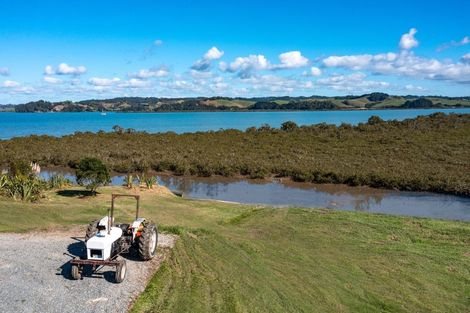 Photo of property in 68 Goodall Road, Snells Beach, 0920