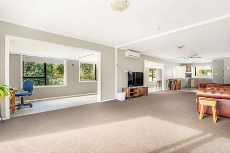 Photo of property in 318 Inland Road, Helensville, 0875